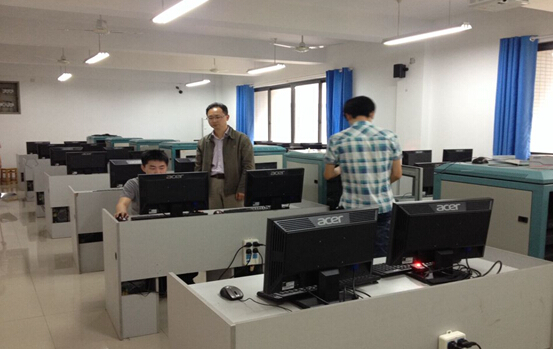 石曉冀 匠心育才，助力學(xué)子在重慶中職技能大賽網(wǎng)絡(luò)技術(shù)服務(wù)項(xiàng)目斬獲佳績